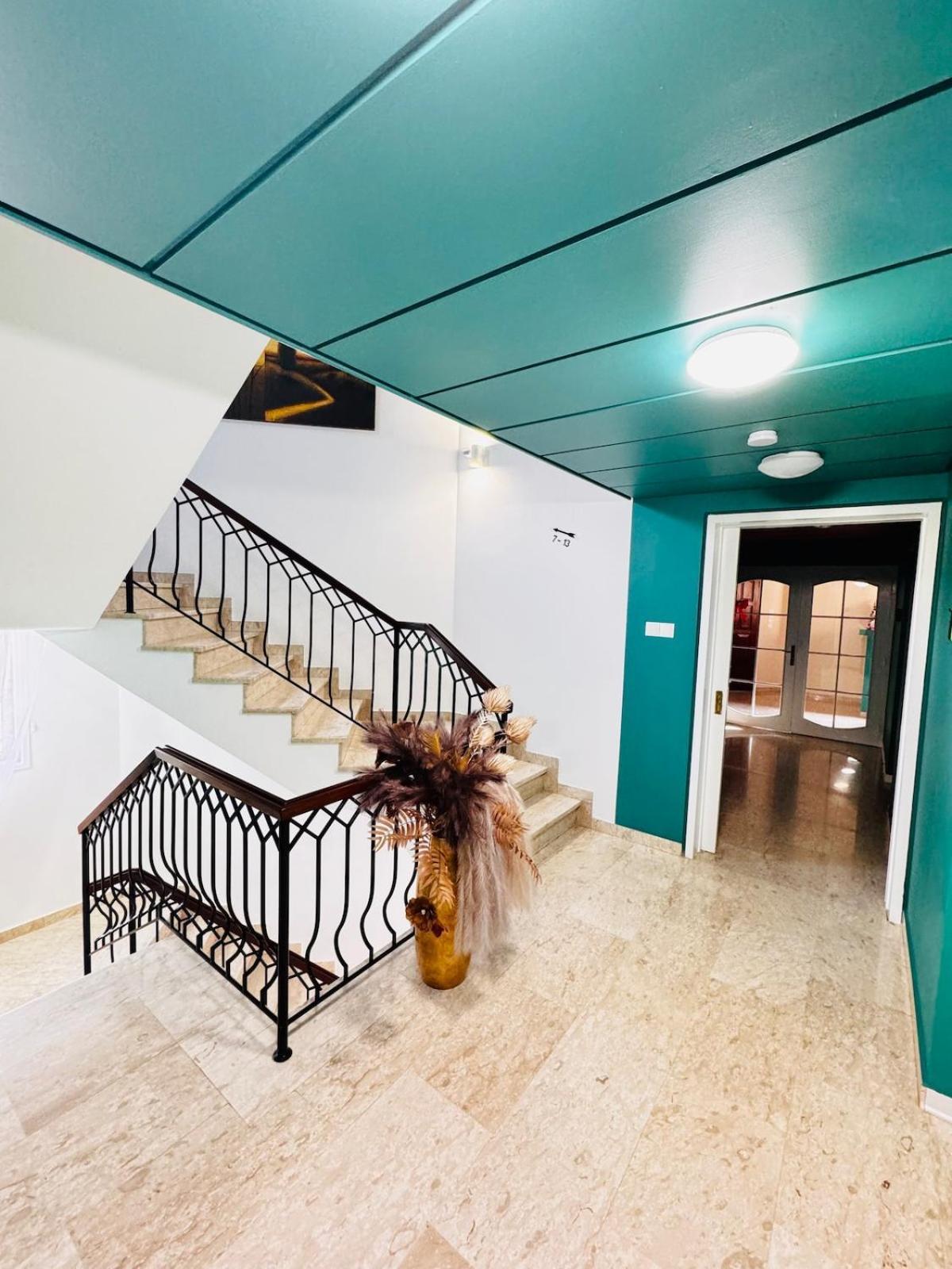 Modern 8 Private Kitchenette And Bathroom Apartment Limassol